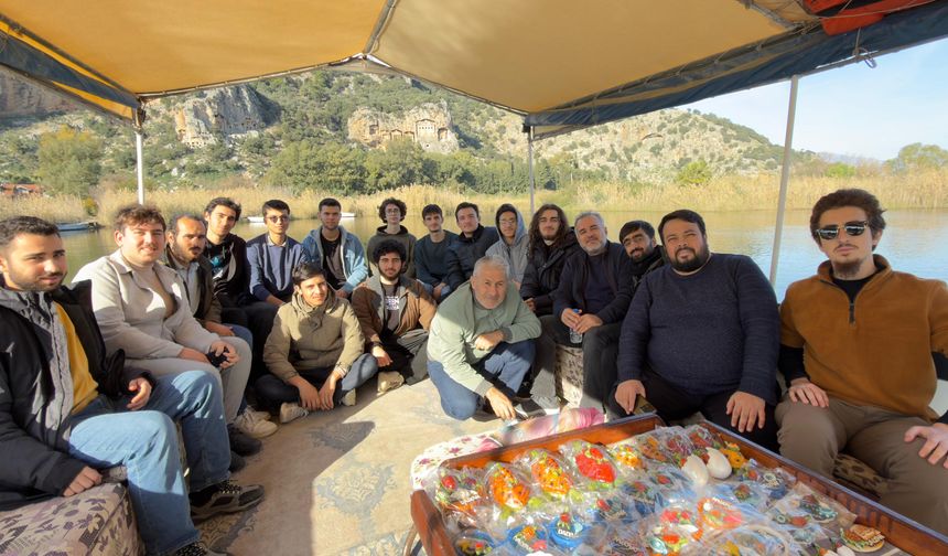 Menteşe’de gönüllü gençler Kaunos’ta tarihle buluştu