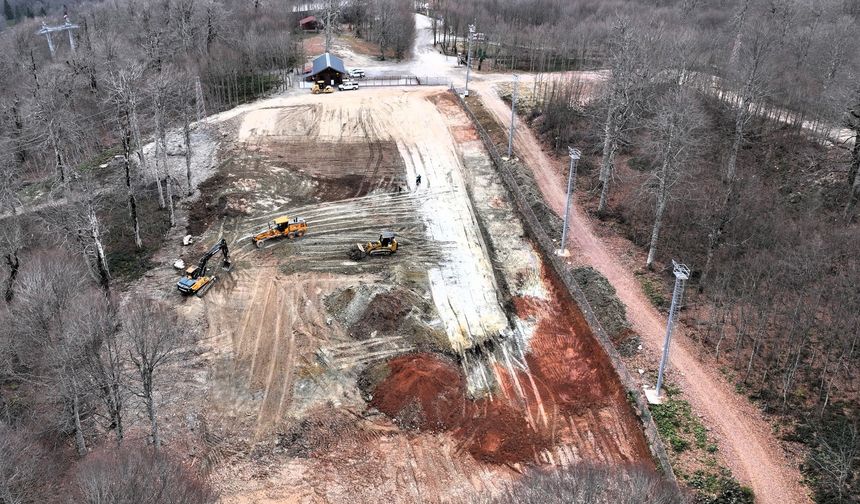 Kuzuyayla’da kızak pistine kapalı yürüyen bant geliyor