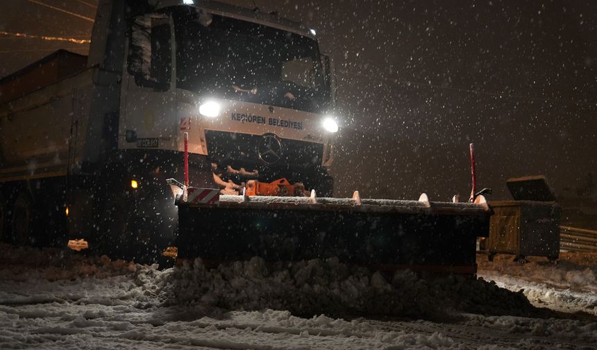 Keçiören’de karla mücadelede yoğun mesai