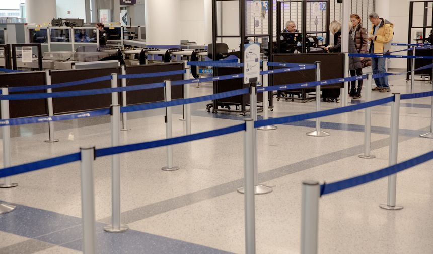 Cezaevi incelemesine gelen yabancı heyet sınır dışı edildi