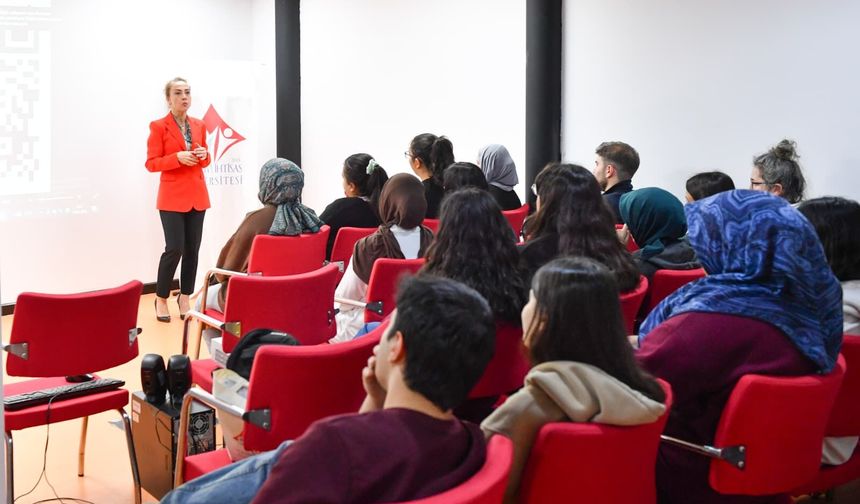 Altındağlı gençlere üniversite yolunda rehberlik semineri