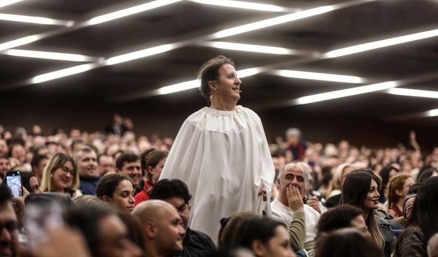 Bir Baba Hamlet Yenimahalle’de sahnelendi
