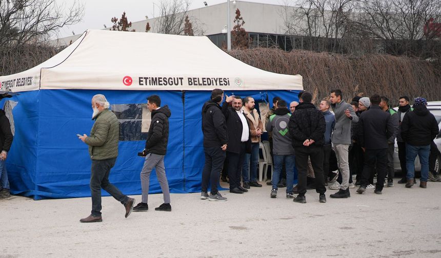 Etimesgut Belediyesi grevdeki işçilere destek oldu
