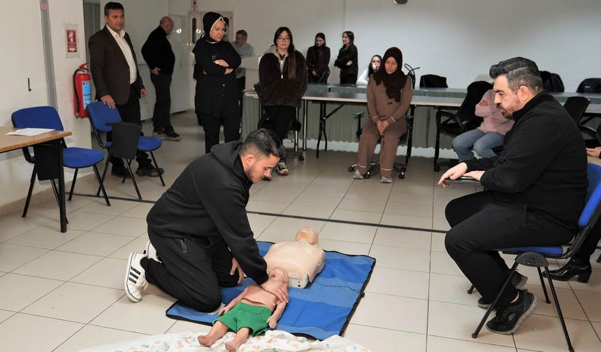 Keçiören belediye personeline uygulamalı ilk yardım eğitimi