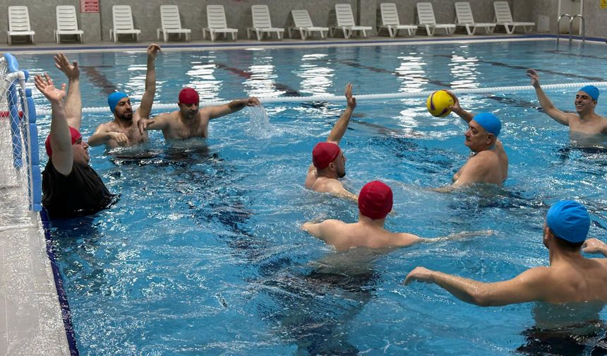 Sincan’da kurumlar arası su topu heyecanı