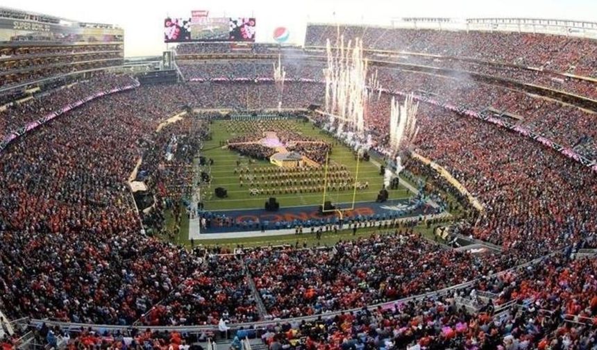 Bad Bunny İspanyolca şovuyla Super Bowl’a damgasını vurdu