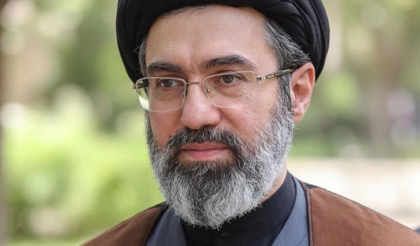 Yeni lider Hamaney’den bölge ülkelerine: ABD üslerini kapatın