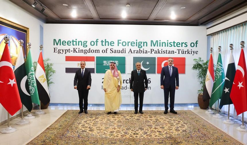 Fidan, İslamabad’daki 4’lü Ortadoğu zirvesine katıldı