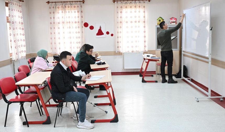 Altındağ’da Engelsiz Yaşam Merkezi Enes’e umut oldu