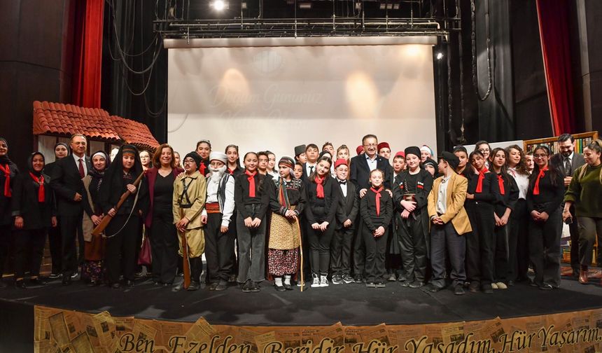 Altındağ’da gençlerden İstiklal Marşı anma programı