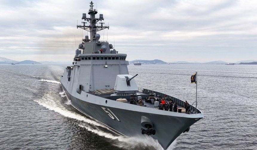 Kuzey Kore askeri gövde gösterisini sürdürüyor