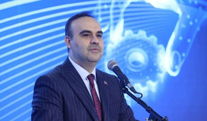 Bakan Kacır: Türkiye’nin Milli Füzesi SOM-J başarıyla denendi