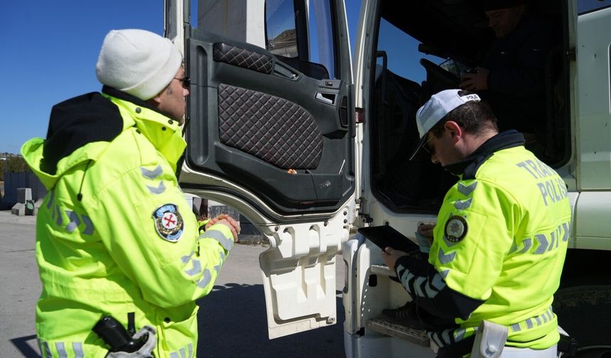 APP plaka kullanan sürücülere uyarı: Ceza 140 bin TL