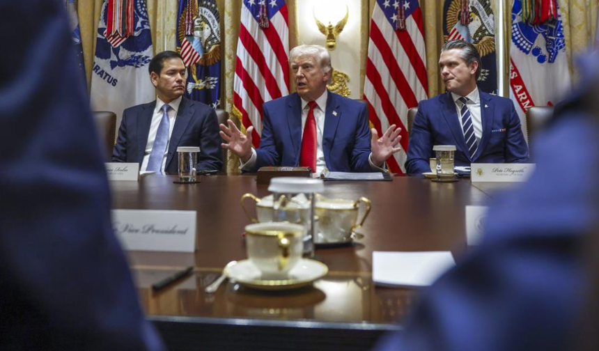 Trump: İran anlaşma için yalvarıyor, petrol verdi