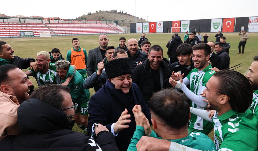 Mesut Özarslan Bağlumspor galibiyetini tribünden izledi