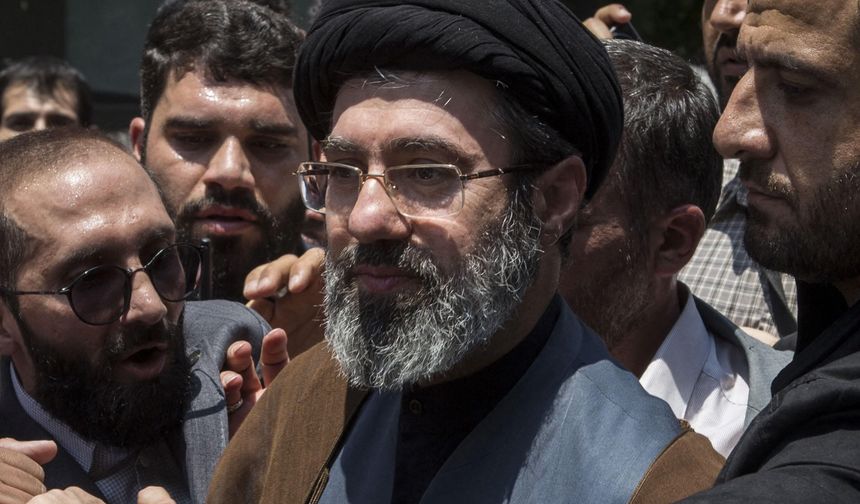 İran ordusundan Mücteba Hamaney’e bağlılık yemini