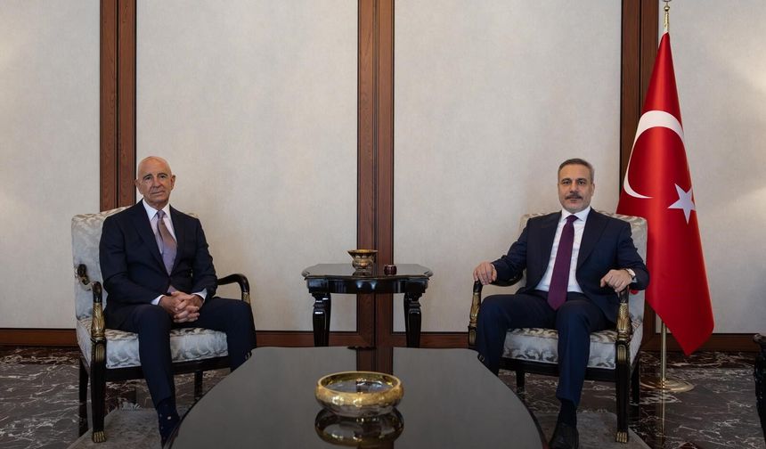 Hakan Fidan, Şam temasları ardından Barrack ile görüştü