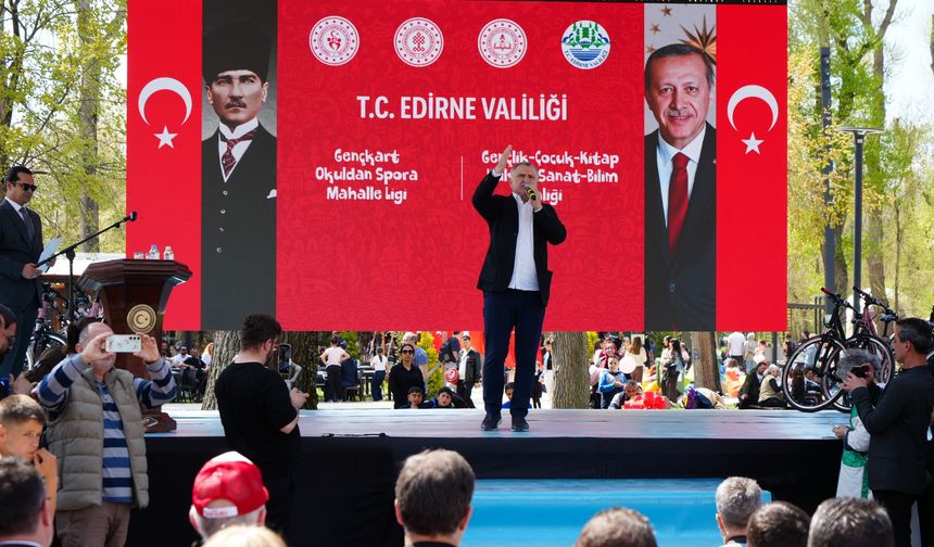 Bakan Bak’tan ailelere çağrı: Çocuklarınıza sarılın