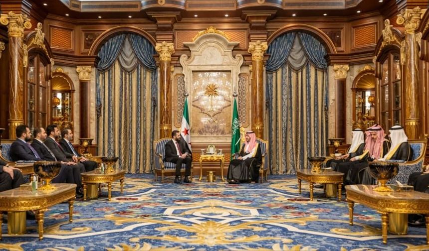 Şara ile Bin Selman Cidde'de bir araya geldi