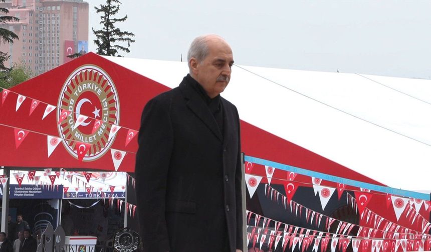 Kurtulmuş, 23 Nisan’da Atatürk Anıtı’na çelenk sundu