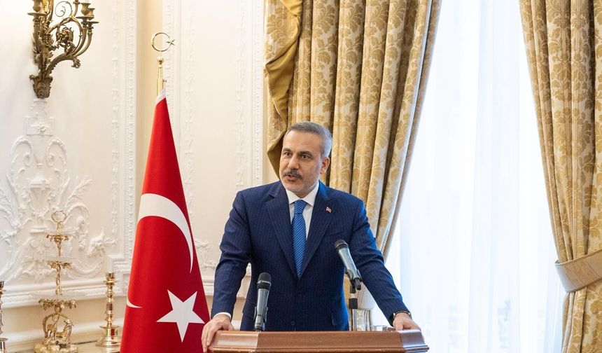 Bakan Fidan Londra’da Türk vatandaşlarıyla buluştu