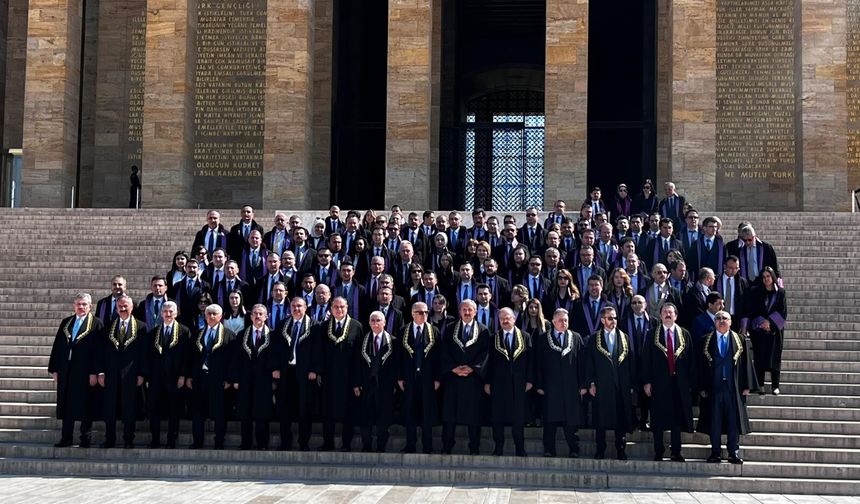 Anayasa Mahkemesi heyetinden Anıtkabir ziyareti
