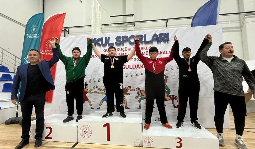 Altındağlı güreşçilerden Türkiye müsabakalarında 5 madalya