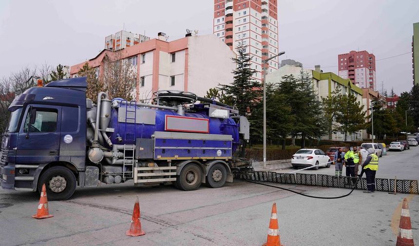 Ankara’da yağmur suyu altyapısında temizlik sürüyor