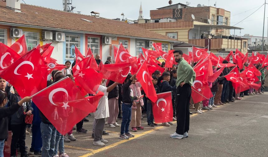 Şanlıurfa'da okullarda şiddete karşı bayraklı buluşma