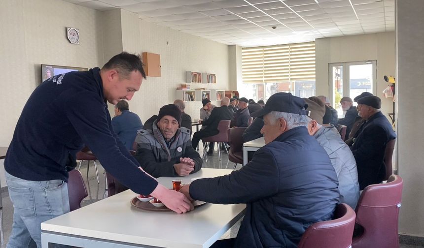 Kızılcahamam’da emeklilere ücretsiz çay desteği