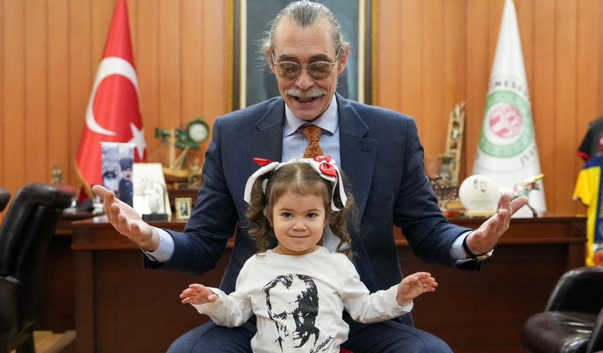 Etimesgut’ta 23 Nisan Cumhuriyet Meydanı’nda kutlandı
