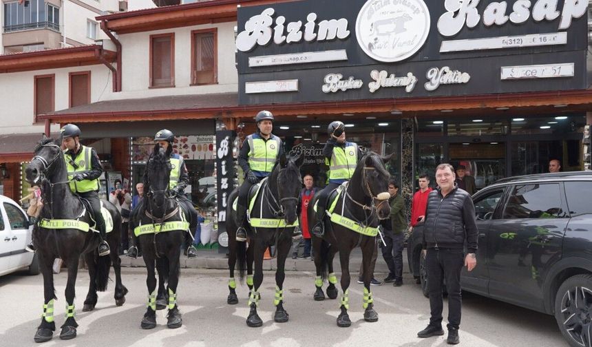 Kızılcahamam’da atlı polisler ilgi odağı oldu