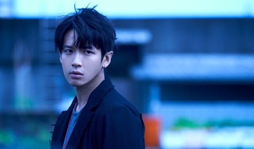 Netflix Göklerin Ajanı dizisi neyi anlatıyor?