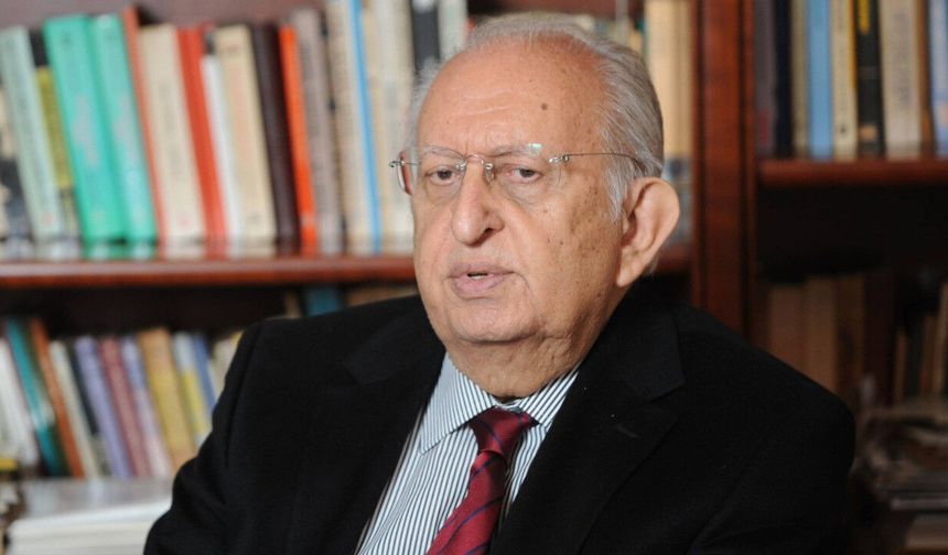 Hüsamettin Cindoruk hayatını kaybetti