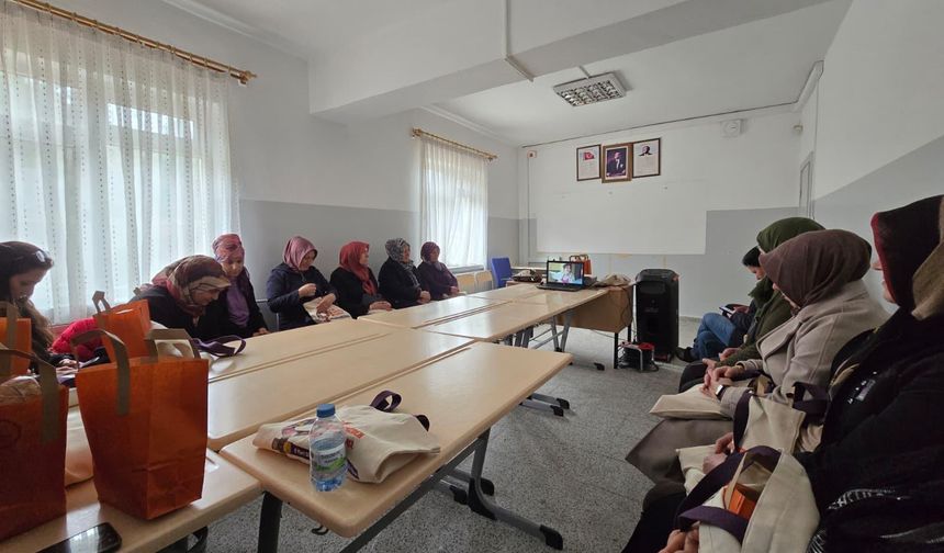 Karataş Mahallesi’nde kadınlara yönelik eğitim
