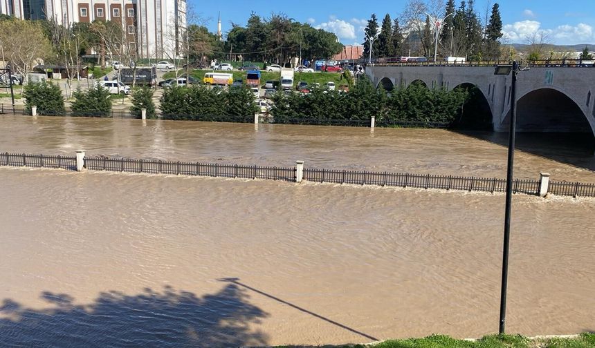 Çanakkale Biga’da Kocabaş Çayı taştı