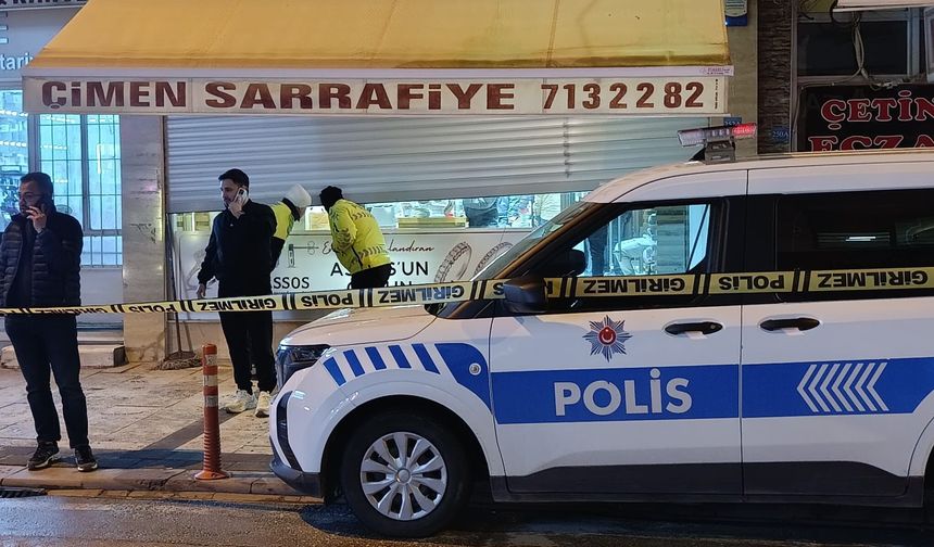Denizli’de kuyumcu emanet altınlarla kayıplara karıştı