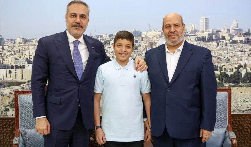 Hakan Fidan Katar’da temaslarda bulundu