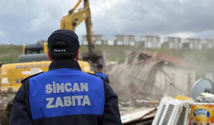 Sincan’da ruhsatsız ahırlar yıkıldı