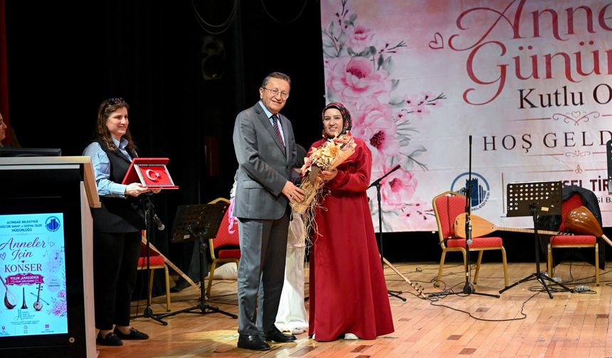 Altındağ’da Yılın Annesi Nesihet Kılıç Seçildi