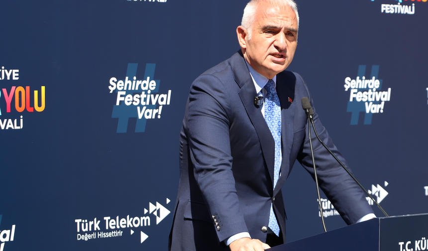 Bakan Ersoy: Festivaller esnafa can suyu oluyor