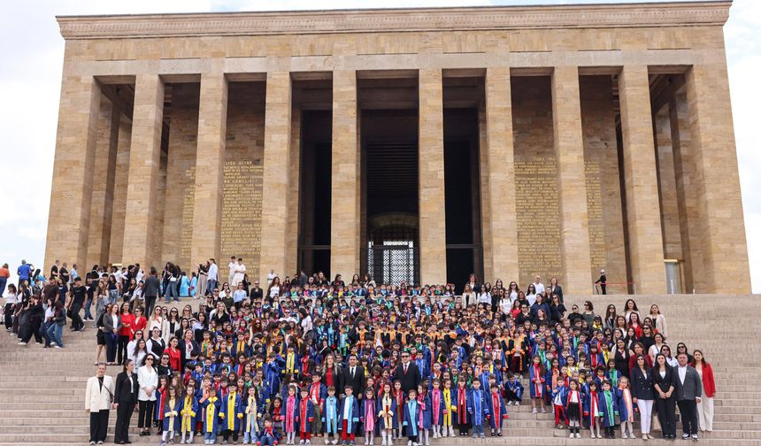 Çankayalı minikler Anıtkabir’i ziyaret etti