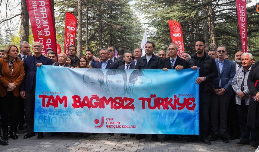 Erdal Beşikcioğlu Üç Fidan Anmasına Katıldı