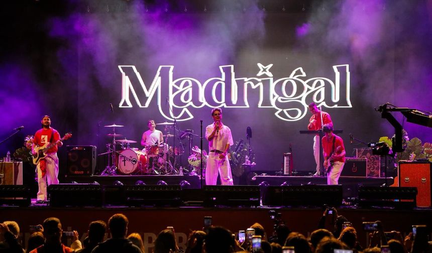 Etimesgut’ta Madrigal konserine binlerce kişi katıldı