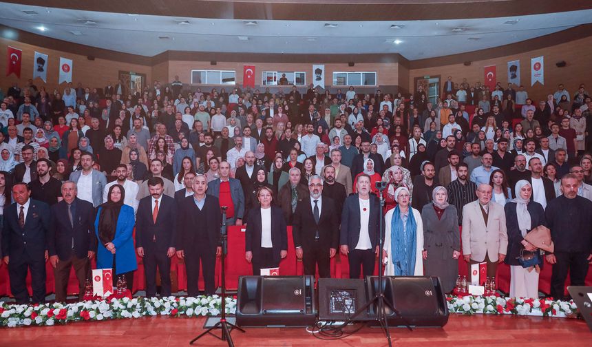 Keçiören’de Ahmet Özhan konserine yoğun ilgi