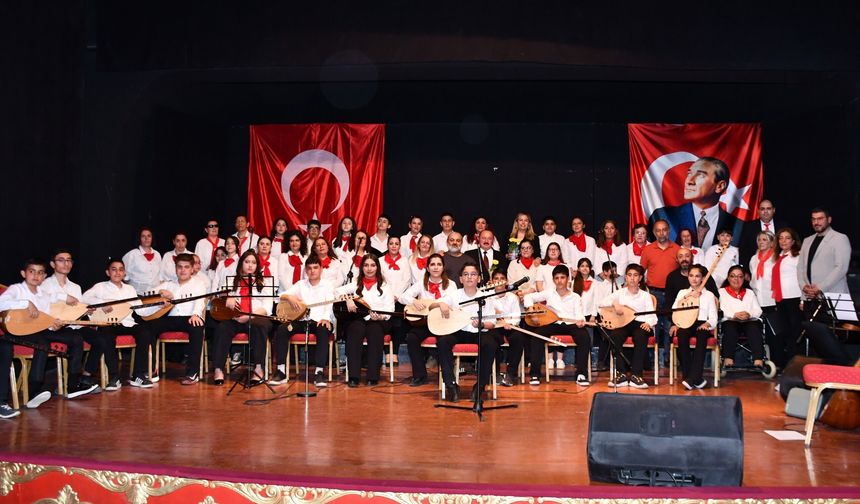 Mamak’ta Anneler Günü’nde anneler ve çocuklar aynı sahnede