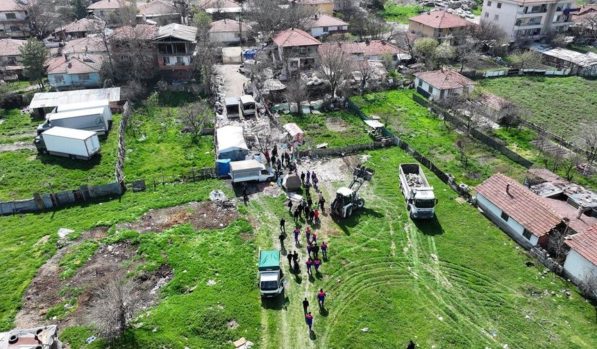 Sincan’da kaçak ahırlara ve atıklara müdahale