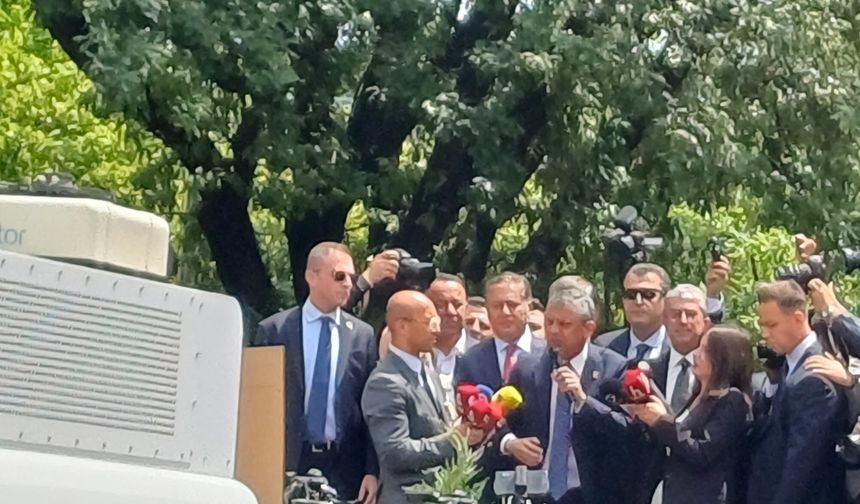 Özgür Özel TBMM girişinde CHP’lilere seslendi