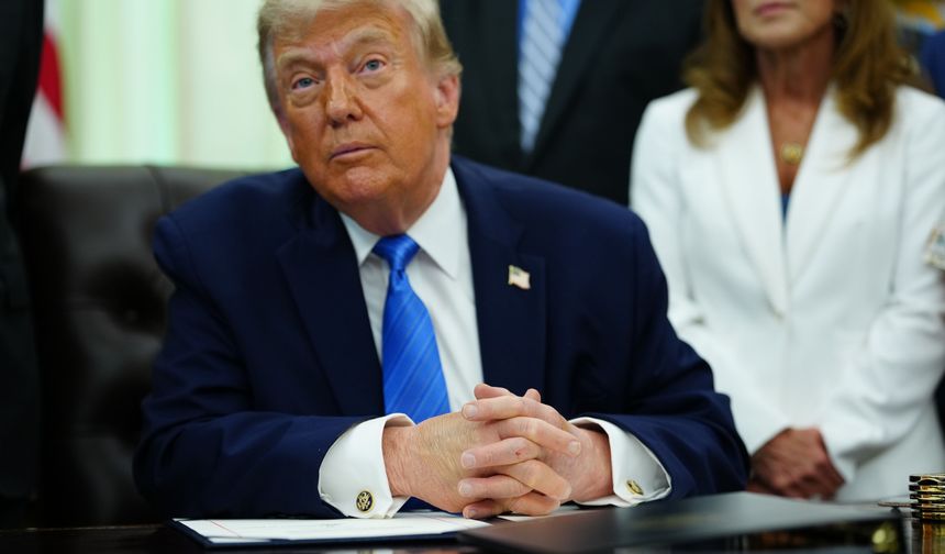 Trump: İran’ı çok sert vuracağız
