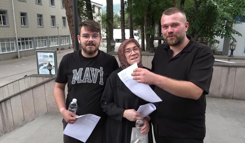 Amasya’da anne ve iki oğul YKS’ye birlikte girdi